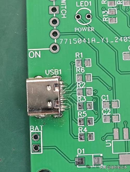 请问我这功放机电路板电源怎么接啊,求大神